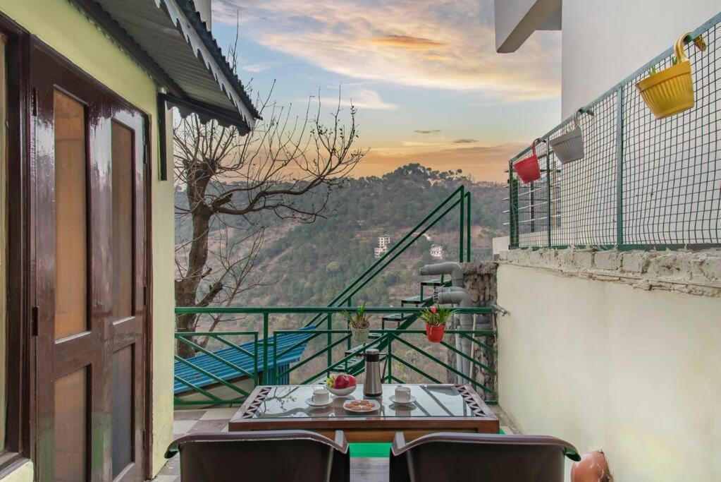 Valley View Family Unit Kasauli Eksteriør billede